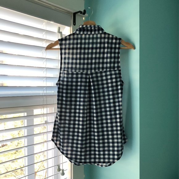 Sleeveless Flannel Blouse - Picture 2 of 5